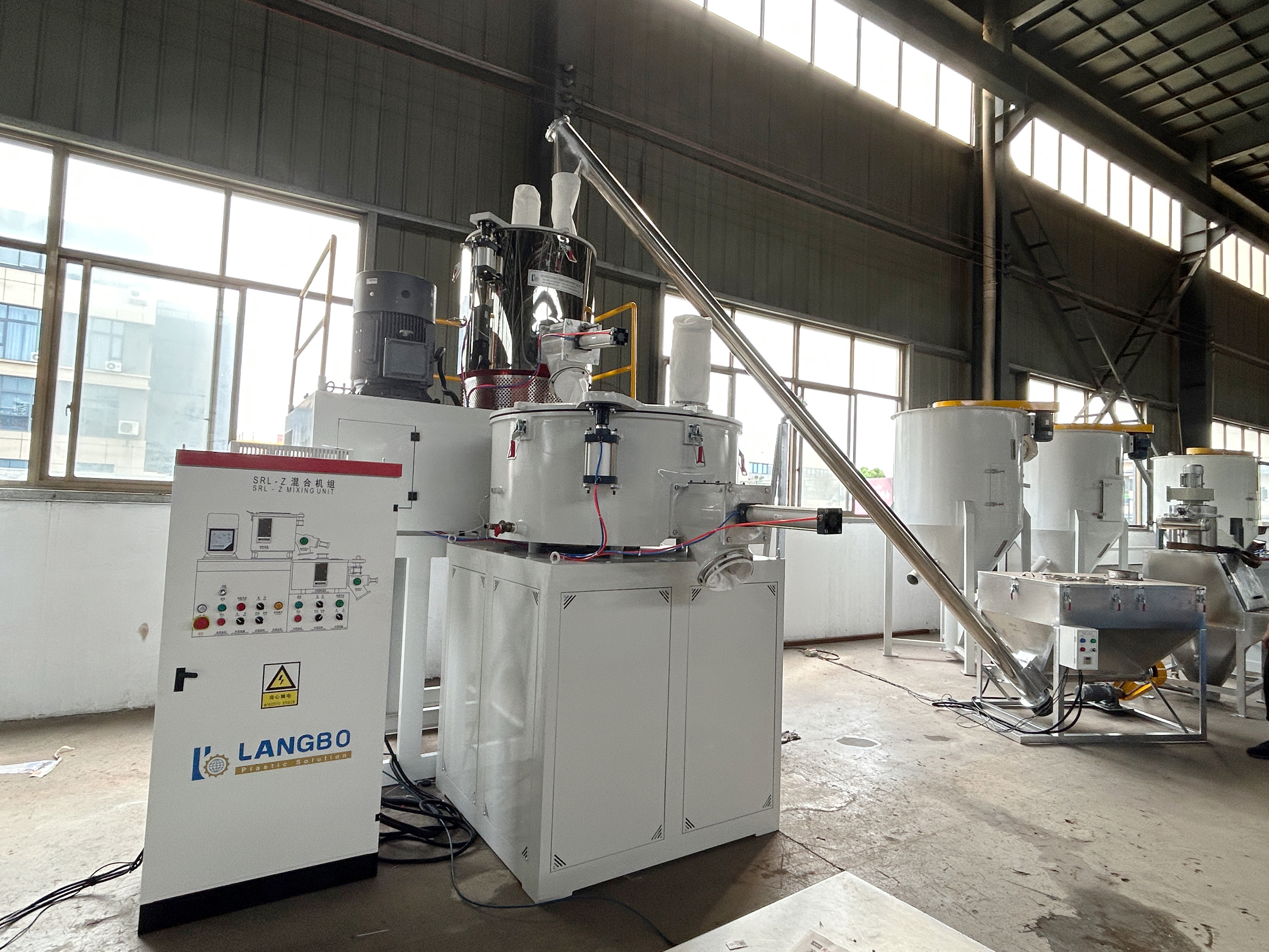 último caso de la compañía sobre Mezclador de alto rendimiento para extrusión de PVC