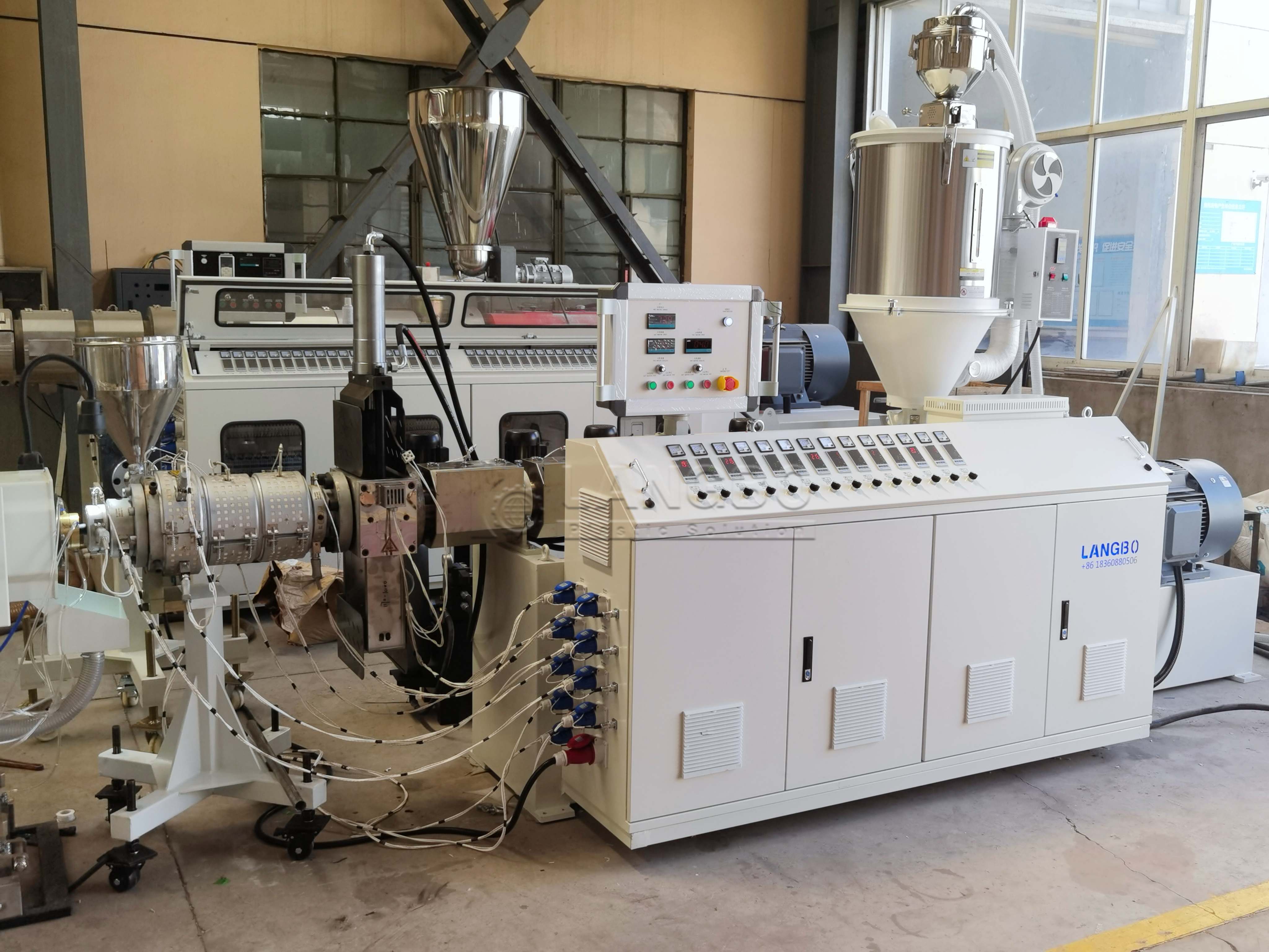 último caso de la compañía sobre Tunisia PE Pipe Extrusion Line Project for Water Supply and Infrastructure Applications