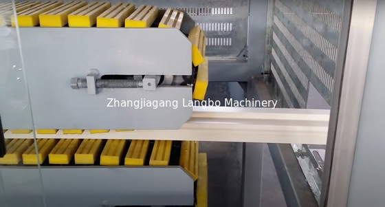 Línea de extrusión automática de perfiles de plástico para ventanas y adornos