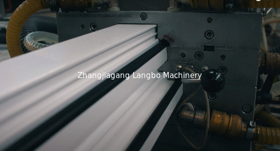 Línea de extrusión automática de perfiles de plástico para ventanas y adornos