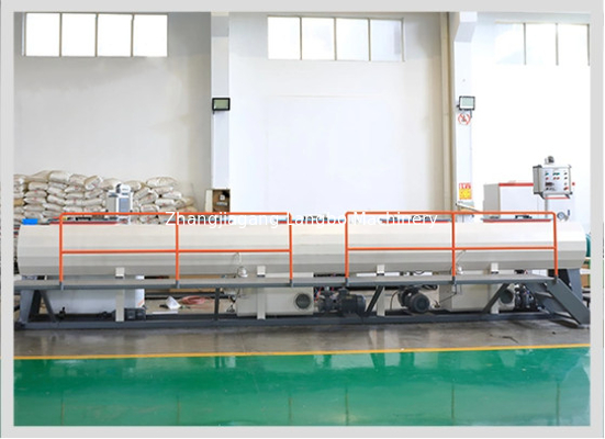 Línea de producción de tuberías de PVC de drenaje de suministro de agua automático con diámetro de tornillo 65/132