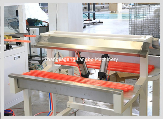 Línea de producción de tuberías de PVC de drenaje de suministro de agua automático con diámetro de tornillo 65/132