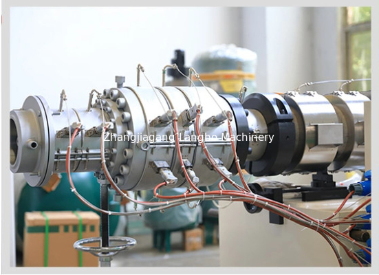 Diámetro del tubo 75-250 Línea de extrusión de tubos de conducto de electricidad de PVC/UPVC/CPVC de plástico con inversor ABB