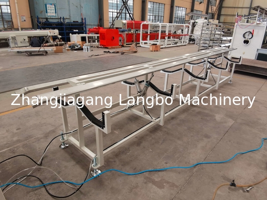 Línea de producción de tuberías de PVC avanzada con motor de 55kw e inversor de frecuencia ABB