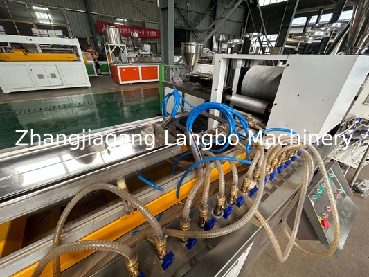 Co Linea de extrusión de Wpc al aire libre con grabado 3D