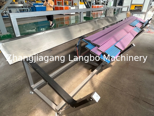 Co Linea de extrusión de Wpc al aire libre con grabado 3D