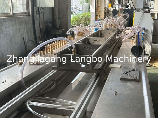 Línea de producción de máquinas de extrusión de perfiles de PVC con extrusores de doble tornillo cónicos de plástico