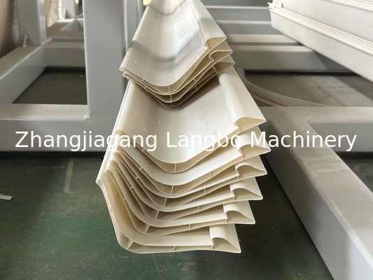 Línea de producción de maquinaria de extrusión de perfiles de paneles de pared de cercas de ventanas de PVC de plástico personalizado