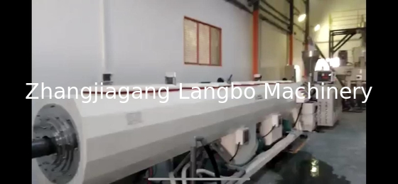 75 - 315 mm Línea de extrusión de tuberías de PVC 25 mm con máquina de socket making