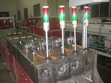Máquina con cuatro tubos de la protuberancia del tubo del PVC, cadena de producción eléctrica del tubo del conducto
