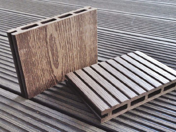 Línea de producción de extrusión de tablero compuesto para suelos de perfiles de madera de plástico profesional