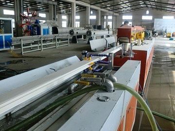 Máquina de extrusión de PVC de 350 kg/h de capacidad para la línea de fabricación de perfiles de plástico con aditivos de PVC de materia prima