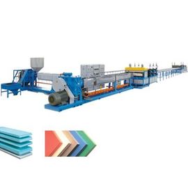 Línea anchura de la protuberancia del tablero de la espuma del PVC del ISO del producto de 1220m m grueso de 3 - de 20m m