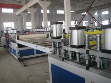 Línea doble capacidad de alto rendimiento de la protuberancia del tablero de la espuma del PVC del tornillo de 600kg/H