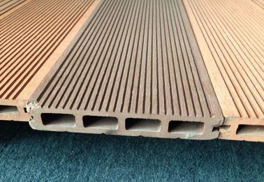 Maquina de fabricación de líneas de producción de extrusión de perfiles compuestos para pisos de cubierta WPC