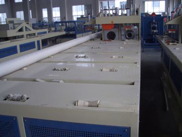 50/63/75/9/110/125/140/160/200/250mm en línea totalmente automática dos hornos dobles de plástico UPVC PVC máquina de ruido de tubería