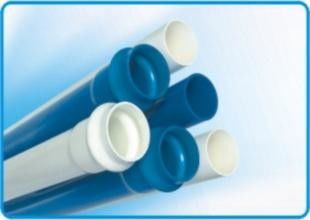 Máquina de corte de tuberías de PVC de plástico totalmente automática en línea con sistema de extracción
