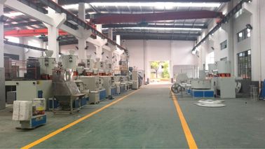 Antienvejecedor granule el mezclador de alta velocidad, máquina horizontal del mezclador del mantenimiento fácil