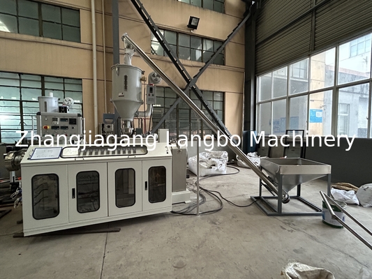 Línea de extrusión de perfiles Wpc confiable Motores de ahorro de energía Sistema de control de temperatura preciso