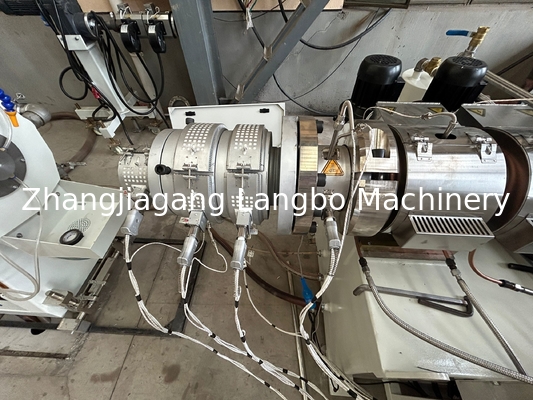 Línea de extrusión automática de tuberías de CPVC para suministro de agua caliente y extinción de incendios