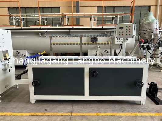 Máquina de fabricación de tiras de etiquetas de PVC y línea de extrusión de perfiles con ancho uniforme extrusor de tornillo doble cónico de borde liso
