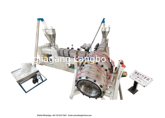 800-1200mm Máquina de fabricación de tuberías de PVC de tres capas de gran diámetro Línea de producción de extrusión de tuberías de alcantarillado de plástico