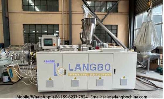 Línea de extrusión de tubería de PVC-U de 50-200 mm con caja de engranajes integrada de 80/156 55kw y motor