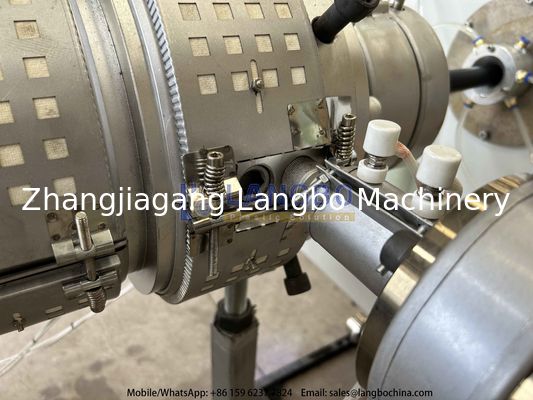 Inversor ABB utilizado en la línea de extrusión de tuberías HDPE de 16-110 mm con extrusora 65/33