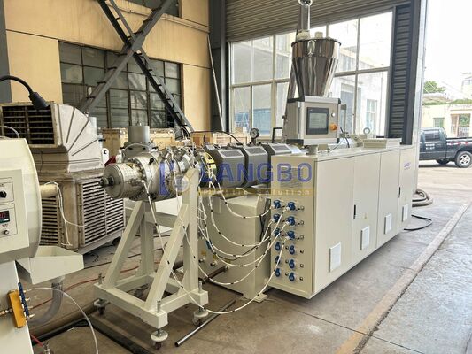 Línea de producción de extrusora de tubería de PVC personalizable para conductos de riego agrícola, contactor  o SCHNIDER