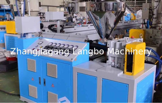 Línea de fabricación de tuberías de PE HDPE Máquina de extrusión de plástico Voltado 380V 50HZ 3 fases