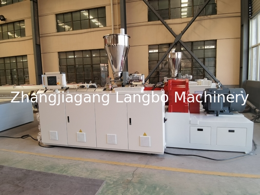 Máquina de fabricación de tiras de etiquetas de PVC y línea de extrusión de perfiles con ancho uniforme extrusor de tornillo doble cónico de borde liso