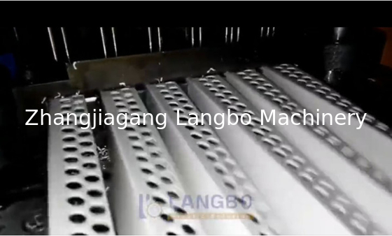 Perfil de plástico U PVC PP PE borde de la esquina de la perla / banda girar L ángulo de cable de cable eléctrico trunking extrusión / máquina de línea de producción