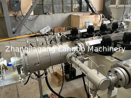 Línea de producción de extrusión de tuberías de plástico de una sola rosca de doble, triple y triple capa para PPR, riego, suministro de agua, energía, gas y plomería