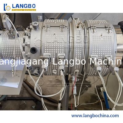 Máquina de plástico para hacer tuberías de PVC, extrusora de tuberías con sistema de control automático