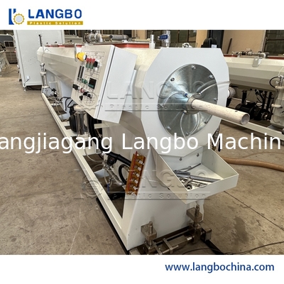 Capacidad de máquina plástica de la fabricación del tubo del PVC 300kg/tubo del PVC