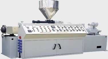Línea de la protuberancia del tubo del PVC de Ø20-50mm, 250kg/tubo plástico de H que hace la máquina completamente automática