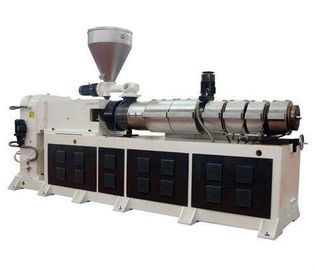 fabricación gemela gemela cónica del tubo de la refrigeración por agua del PVC de la máquina del extrusor de tornillo 50HZ