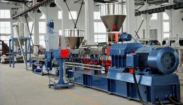 Máquina del extrusor de tornillo del doble del HDPE del LDPE, tubo acanalado del PVC PE que hace la máquina