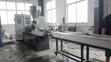 Máquina plástica de aumento de la producción del tubo de la red suave de la fibra, extrusor de tornillo del gemelo del Pvc