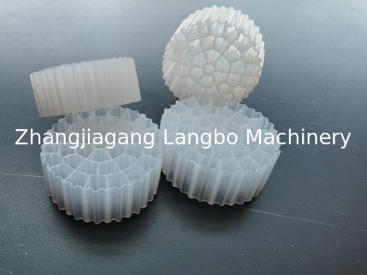 Máquina de extrusión de porta medios de filtro de alta velocidad de plástico HDPE Mbbr