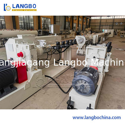 Línea de producción de extrusión de tubos de suministro de agua, gas y petróleo de plástico PE HDPE PPR Máquina de extrusión de tornillo único
