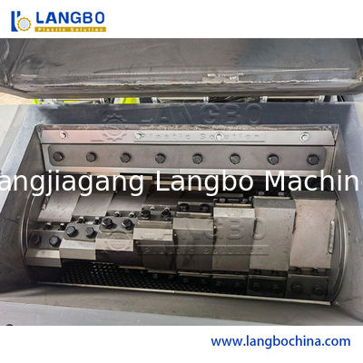Máquina trituradora de reciclaje de plástico de alta capacidad, descarga ajustable 500-1000 Kg/H, para tuberías de plástico