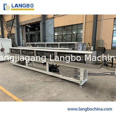 Línea de extrusión de tuberías PPR con coextrusión de 3 capas Control del PLC de SIEMENS para el tamaño de la tubería de 20-110 mm