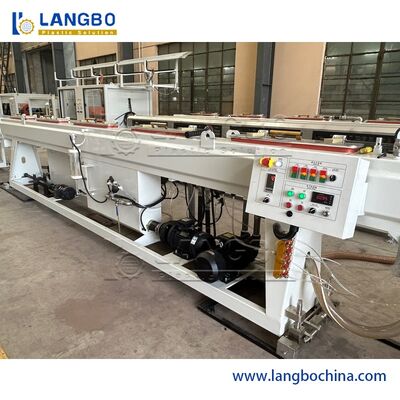 Línea de extrusión de tuberías PPR con coextrusión de 3 capas Control del PLC de  para el tamaño de la tubería de 20-110 mm