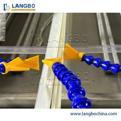 Extrusora de un solo tornillo de plástico Etiqueta de PVC suave Etiqueta de precio Estantes de supermercados Línea de producción de extrusión / máquina de fabricación