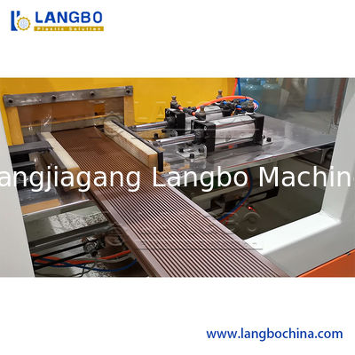 Línea arquitectónica poder de la protuberancia del perfil de WPC del motor de la talla 37KW del producto de los 240MM