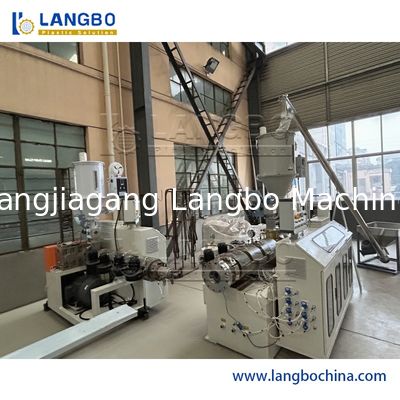 Línea arquitectónica poder de la protuberancia del perfil de WPC del motor de la talla 37KW del producto de los 240MM