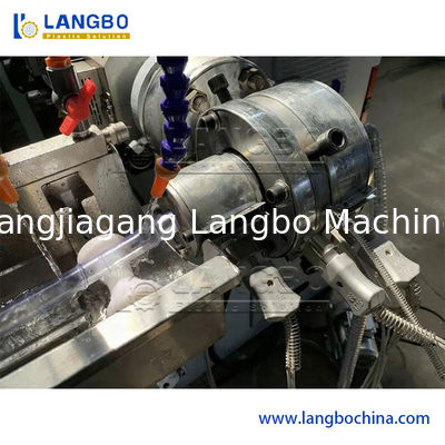 Máquina de producción de tuberías de jardín de tuberías reforzadas con fibra de PVC Máquina de producción de extrusión de tuberías suaves de PVC