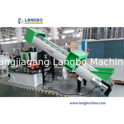 PLÁSTICOS QUE RECICLAN LA LÍNEA DE LA GRANULACIÓN CON LA MÁQUINA INCORPORADA DE LA AGLOMERACIÓN