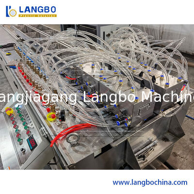 Precio de fábrica 55/110 Extrusora cónica de tornillos gemelos Línea de extrusión de truncado de cables de PVC con tamaño de perfil de 1180 mm y potencia del motor de 22 kW